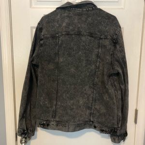 Men’s large dark gray jean jacket.